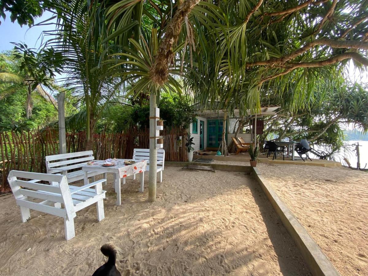 Ocean Beach House Matara Extérieur photo