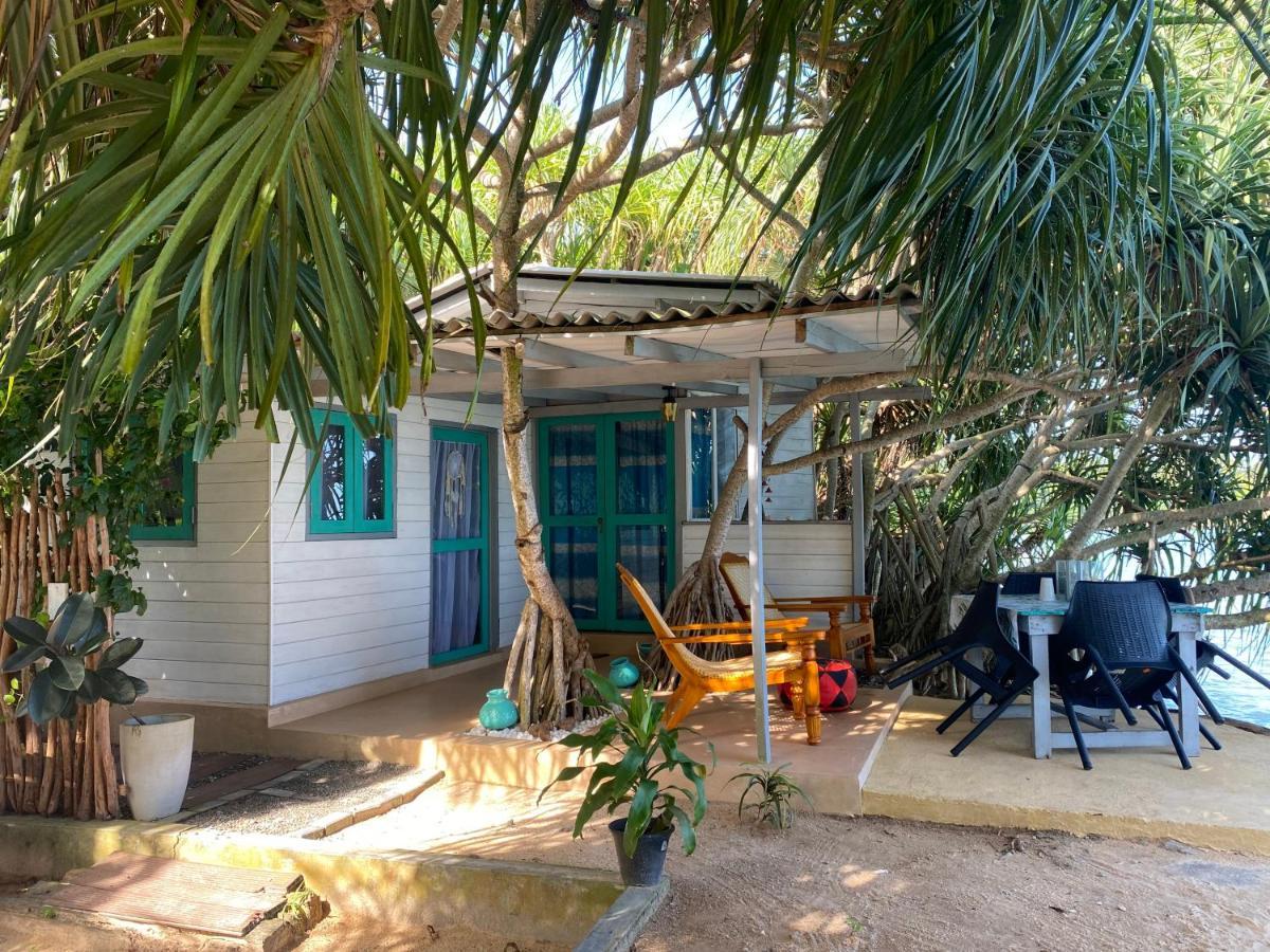 Ocean Beach House Matara Extérieur photo